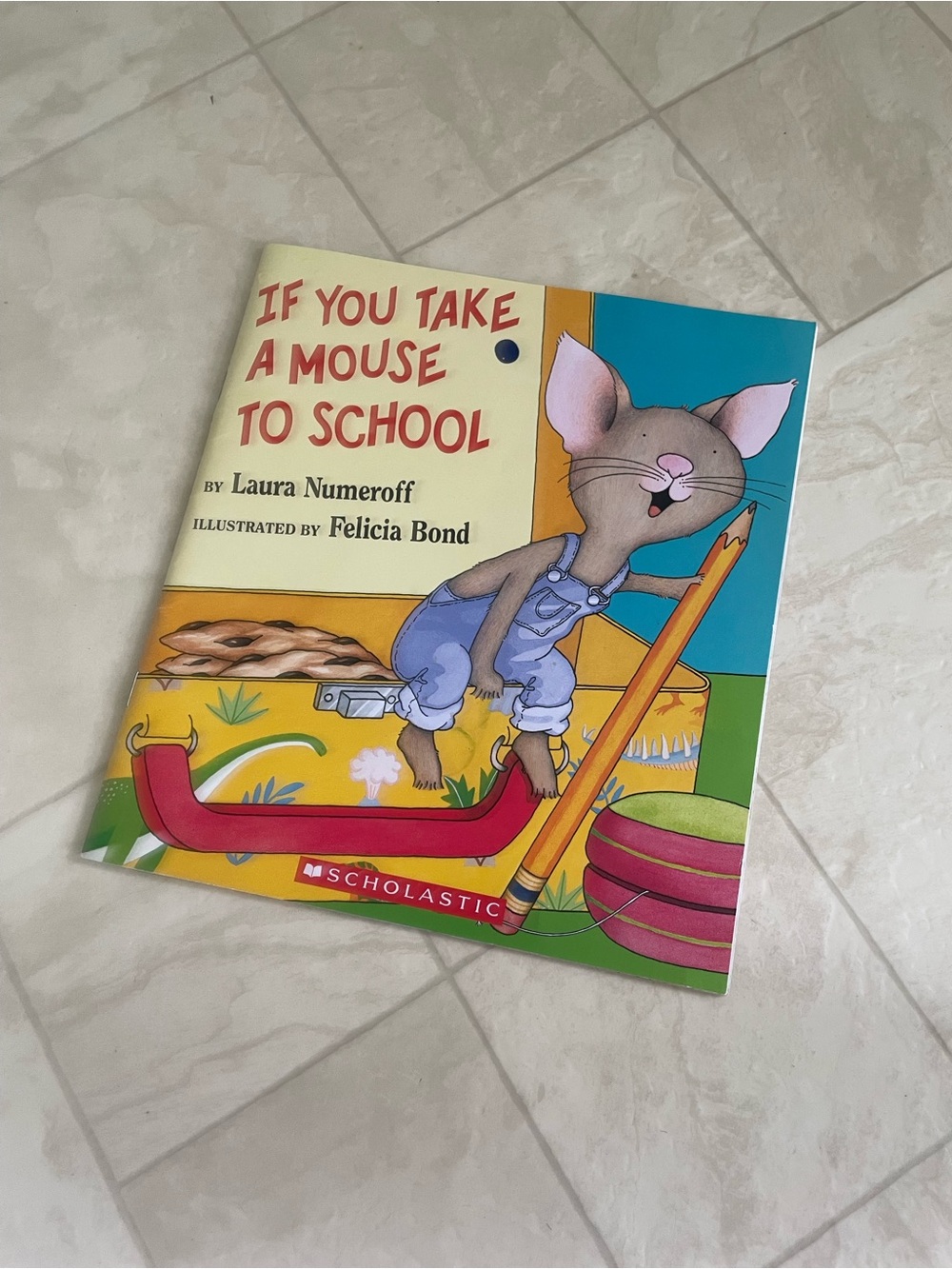 If You Take a Mouse to School | Laura Numeroff 🧀 Book